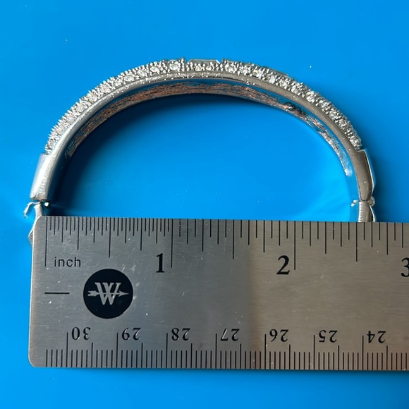 🖤Crystal hinged bracelet